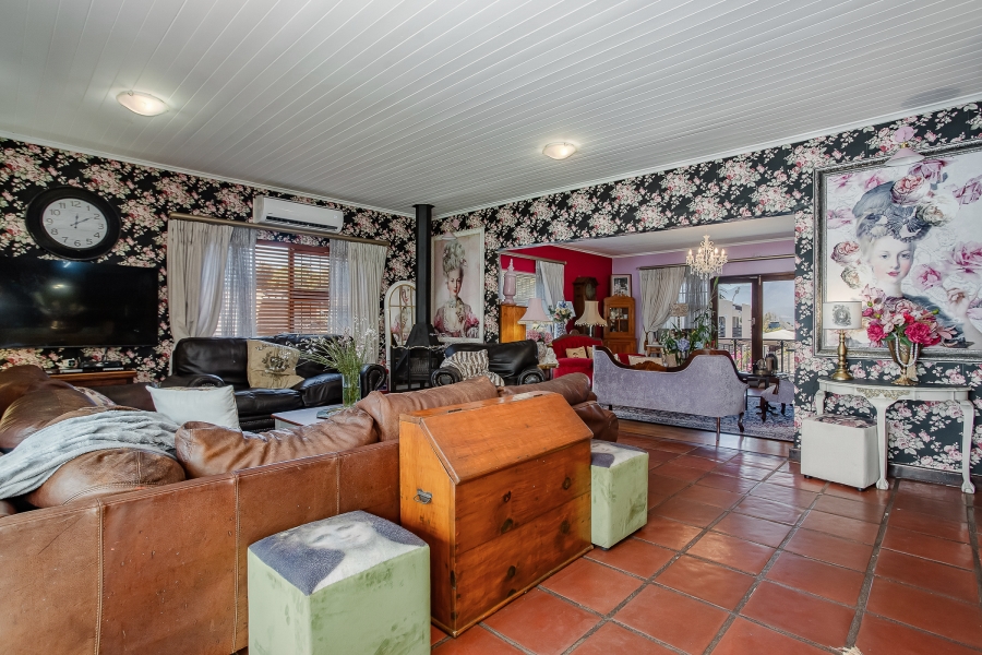 To Let 6 Bedroom Property for Rent in Groenvlei Western Cape